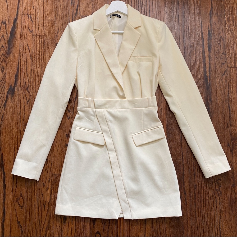 Zara Women’s Blogger Fav Blazer Dress Light Yellow  Size XS Long Sleeve‎